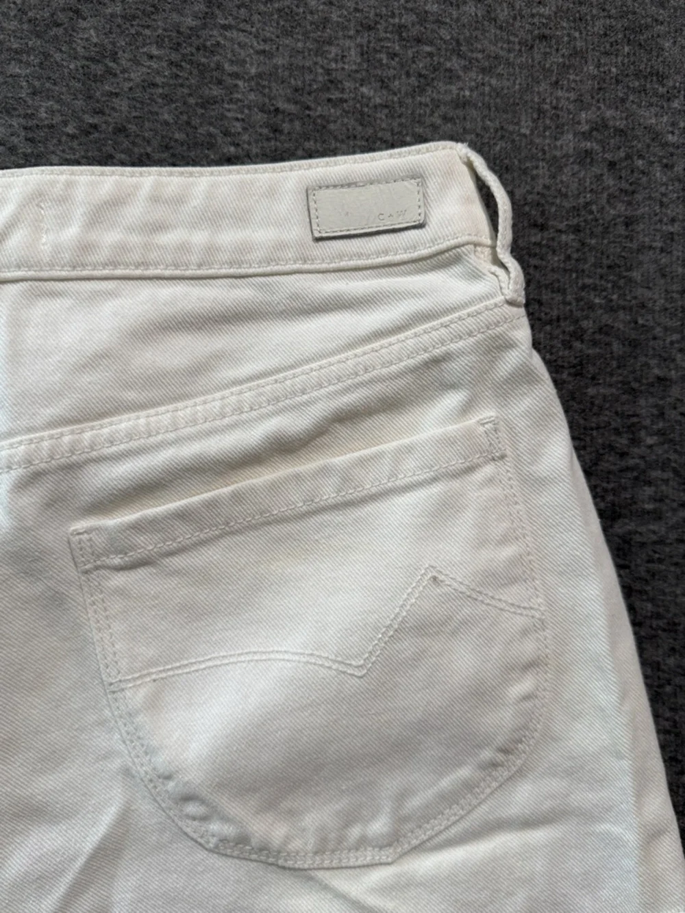 Cleo + Wolf White Distressed High-Rise Women’s Denim Shorts Size 28 Boot‎ Barn